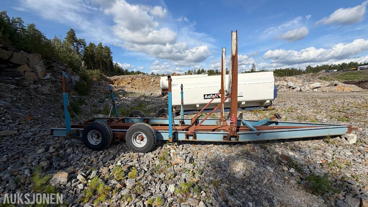Opplagshenger for båt opptil 35 fot