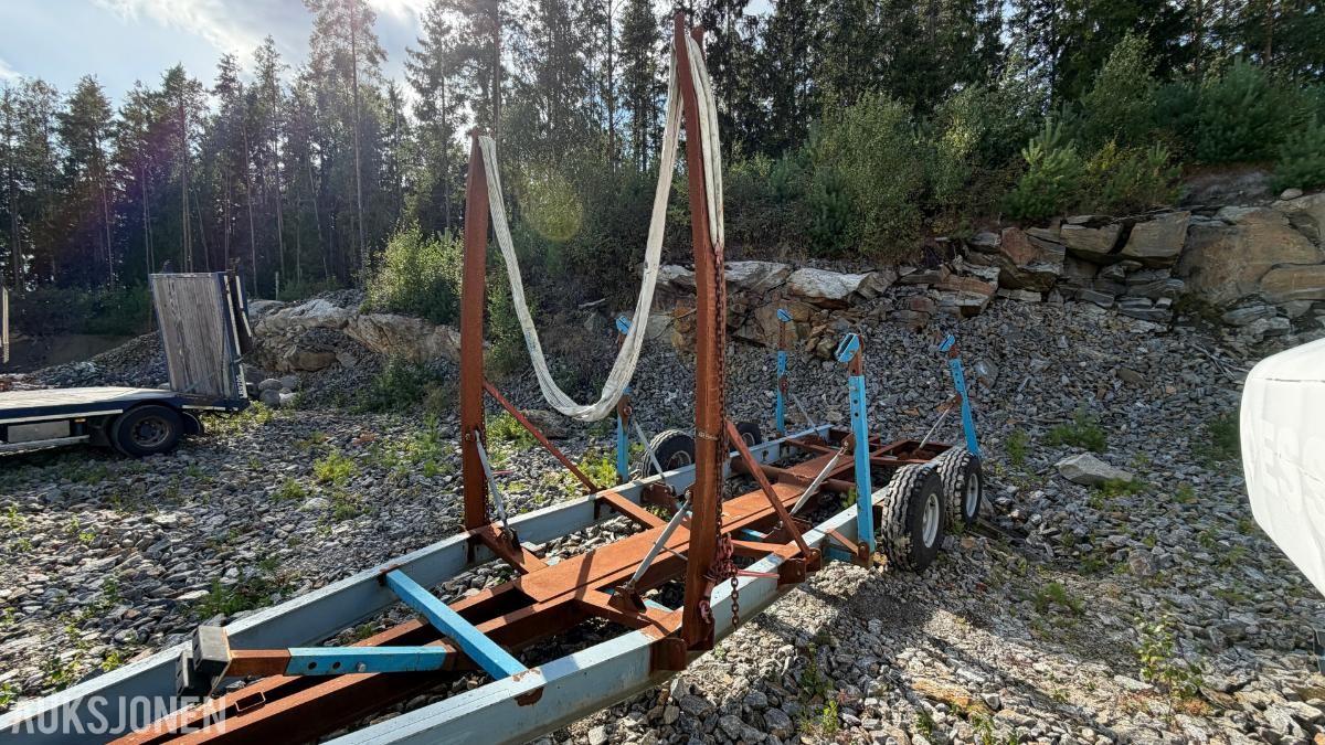Opplagshenger for båt opptil 35 fot