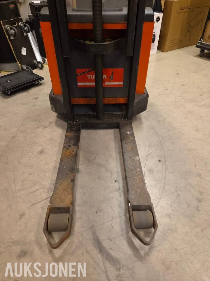 2004 Toyota Pallestabler 7SM10