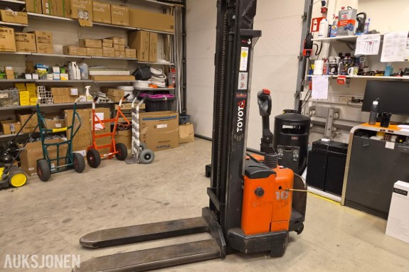 2004 Toyota Pallestabler 7SM10