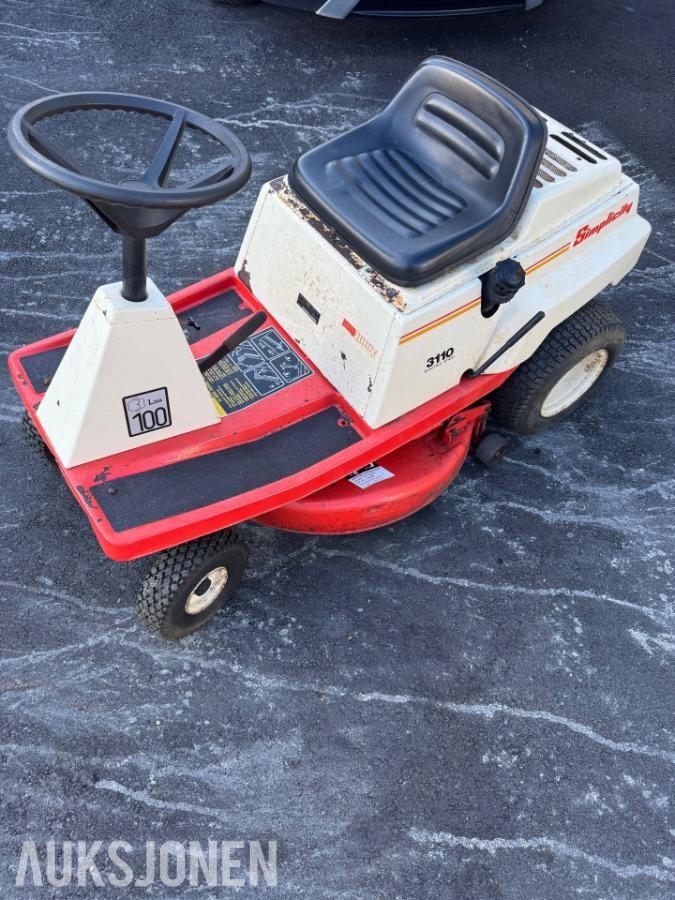 1989 Simplicity 3110 sitteklipper