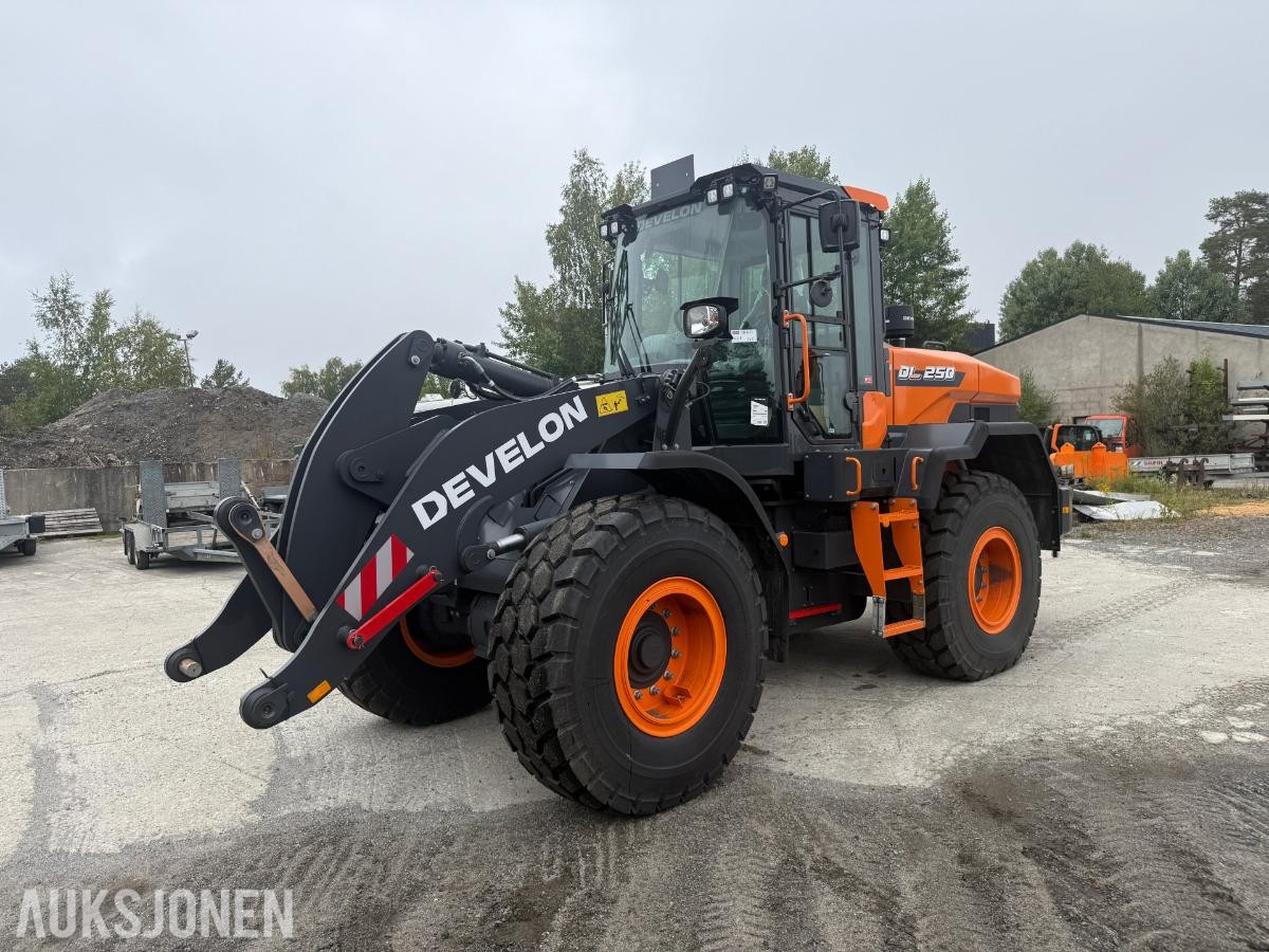 2023 DEVELON DL250-7 HJULLASTER UBRUKT.