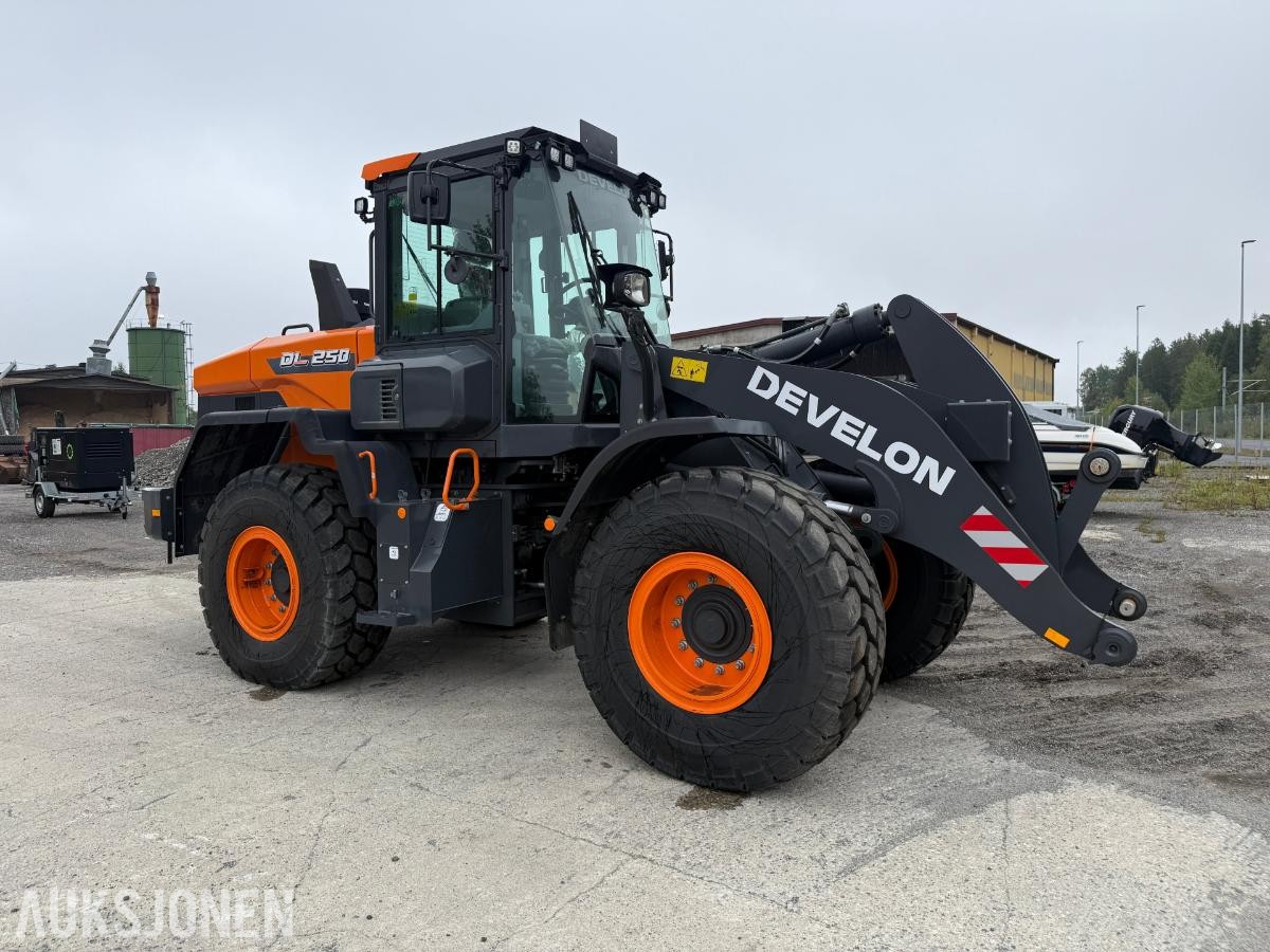 2023 DEVELON DL250-7 HJULLASTER UBRUKT.