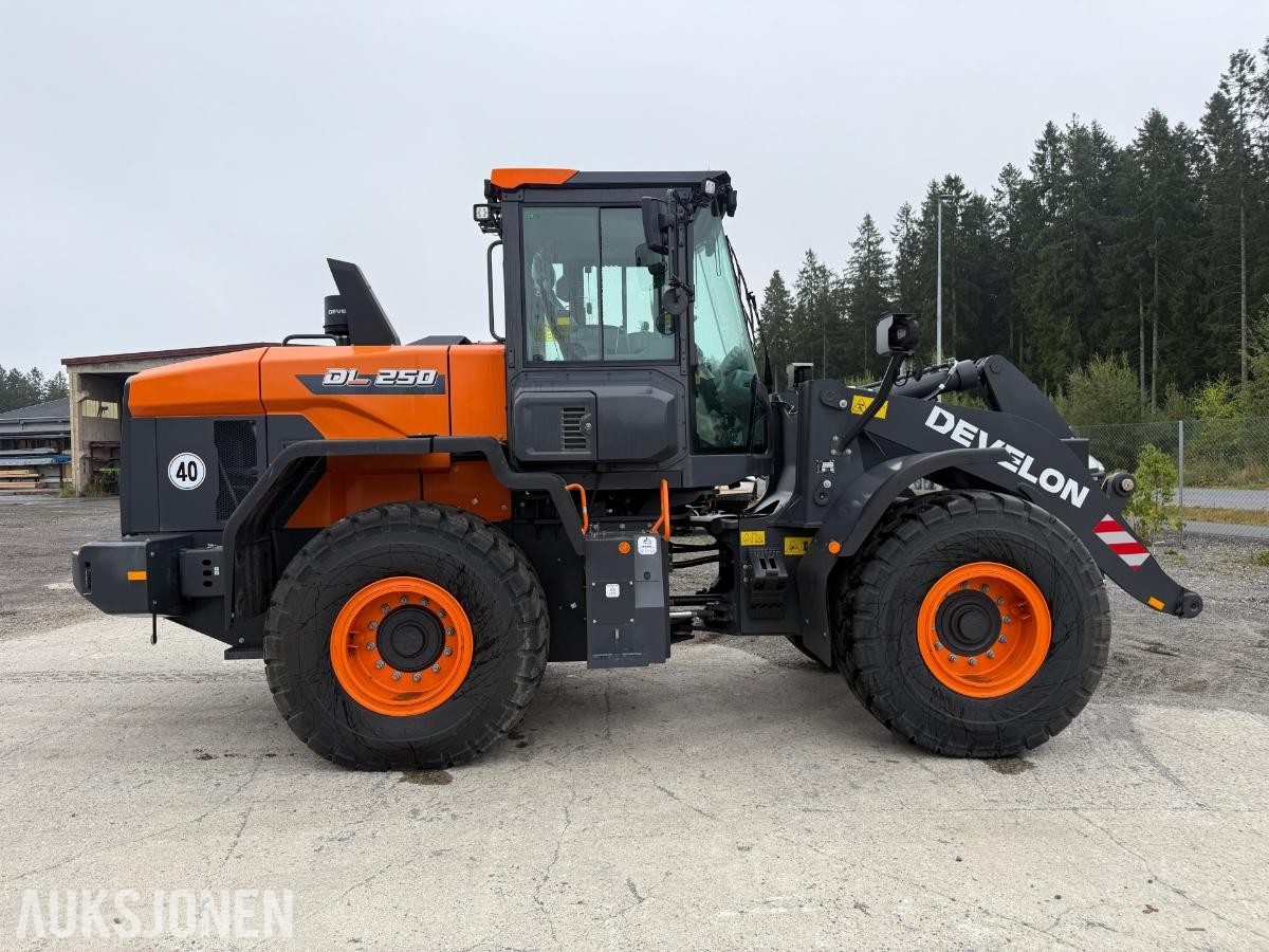 2023 DEVELON DL250-7 HJULLASTER UBRUKT.