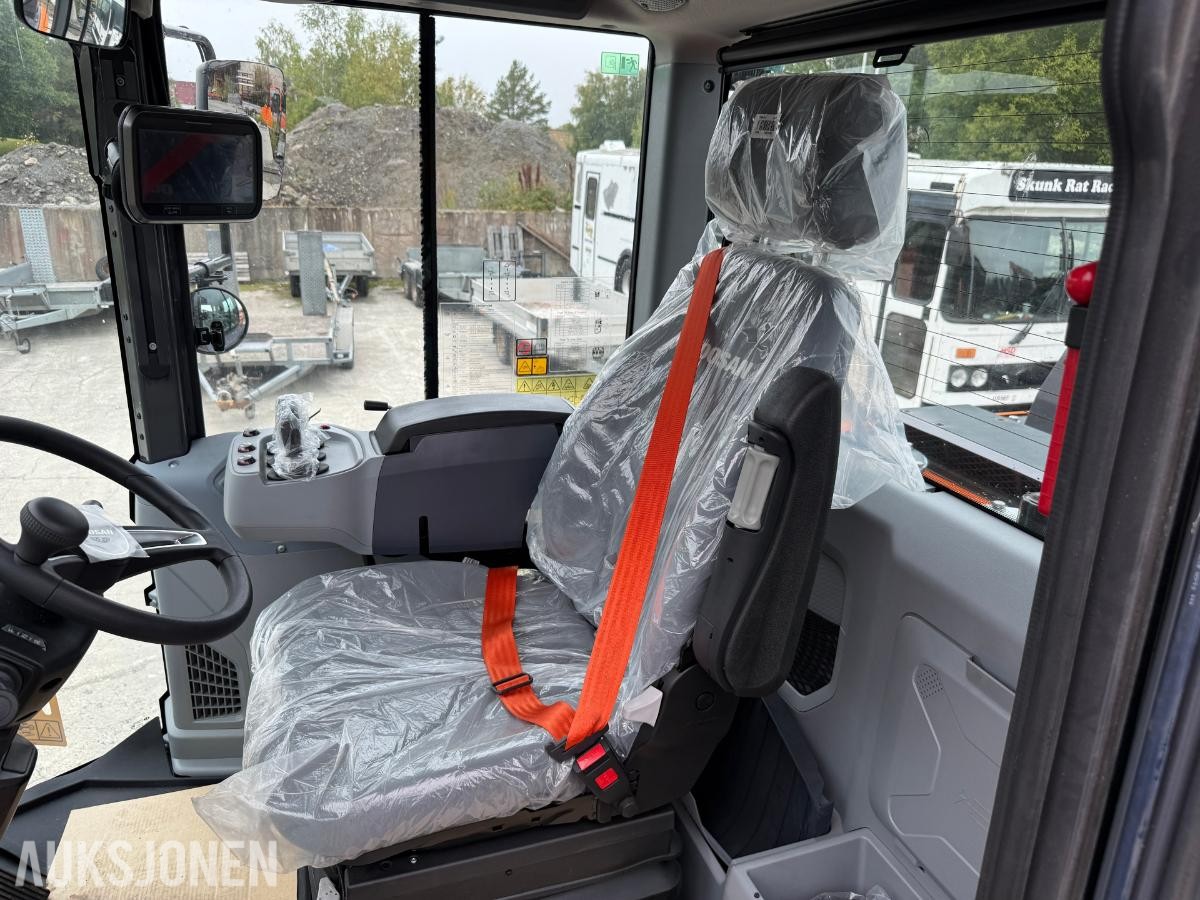 2023 DEVELON DL250-7 HJULLASTER UBRUKT.
