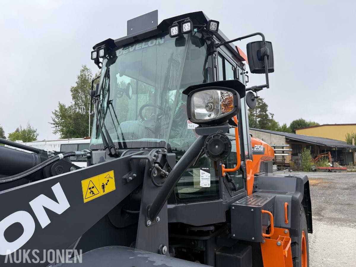 2023 DEVELON DL250-7 HJULLASTER UBRUKT.