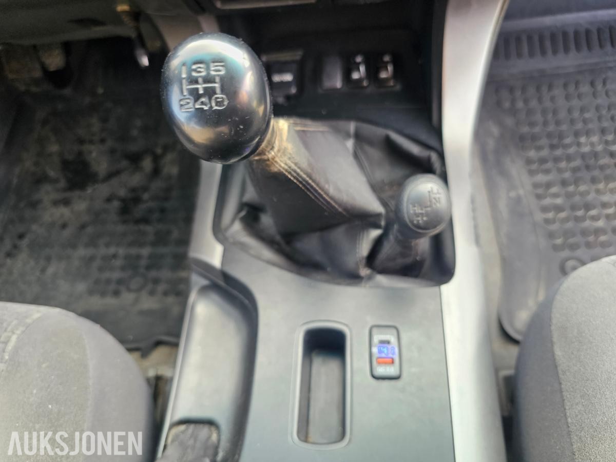 2003 Toyota Land Cruiser 3.0 Diesel 163hk 4WD Ryggekamera, S+V dekk