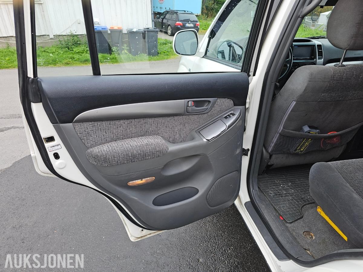 2003 Toyota Land Cruiser 3.0 Diesel 163hk 4WD Ryggekamera, S+V dekk