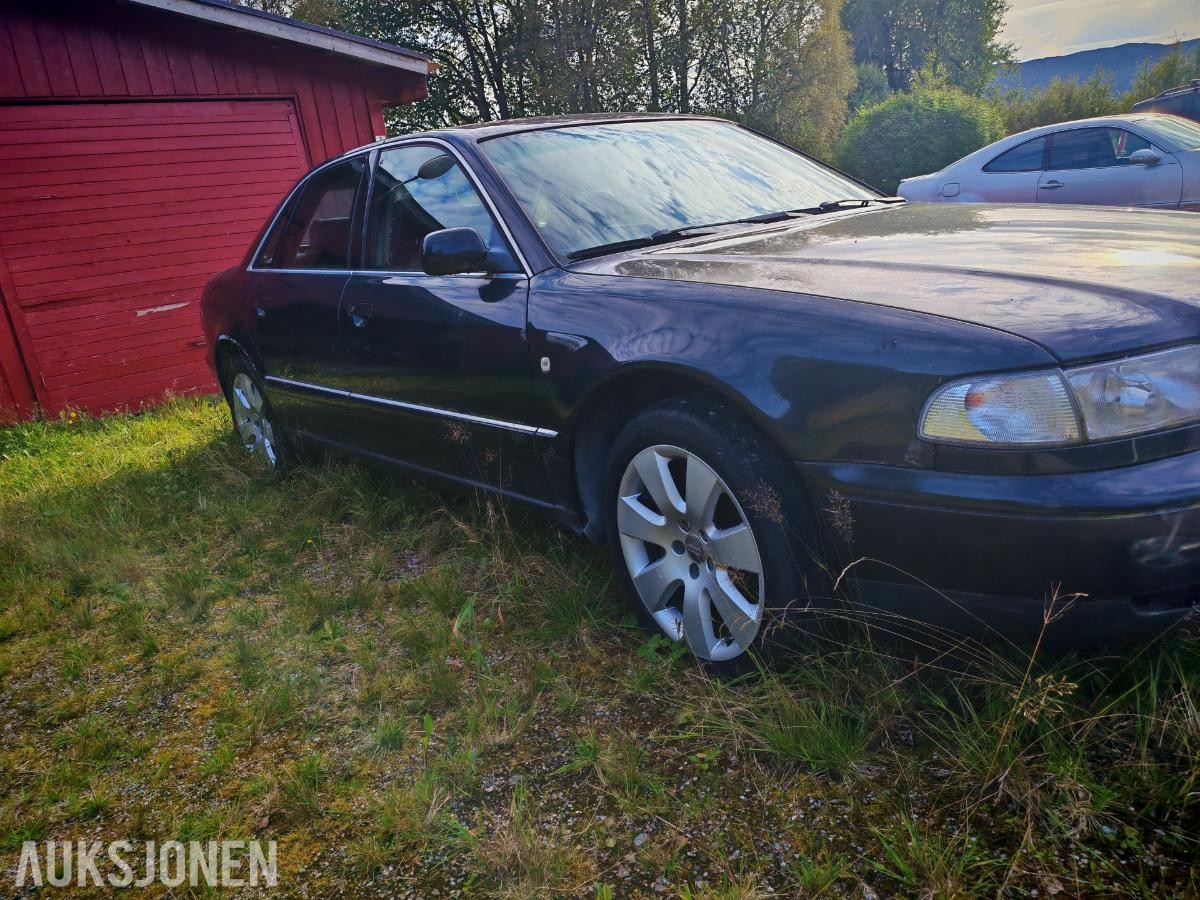 1997 Audi A8 3.7 V8 Quattro 230hk 