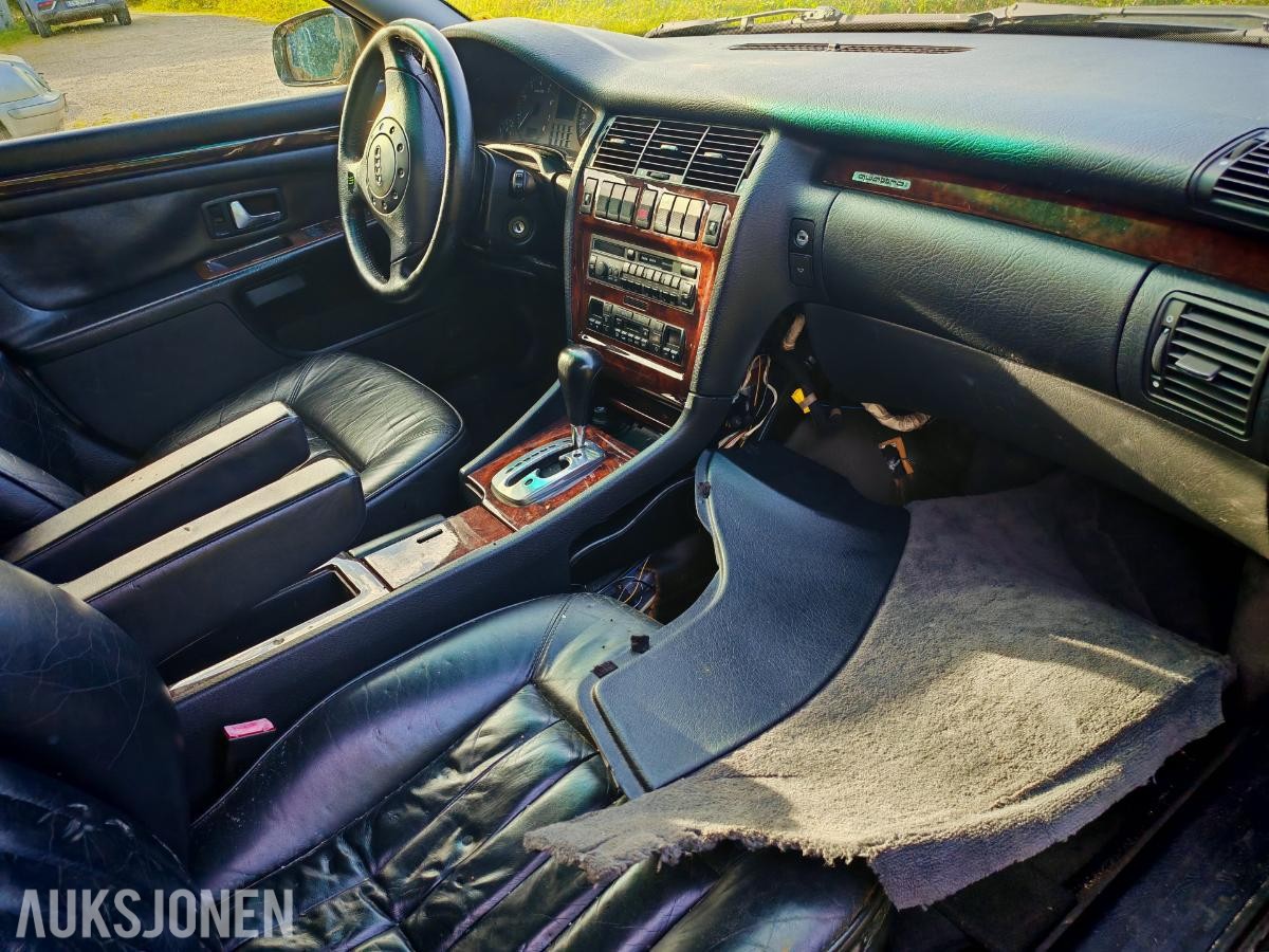 1997 Audi A8 3.7 V8 Quattro 230hk 