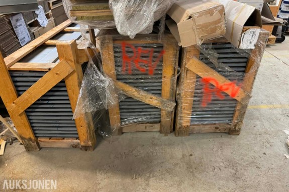 133 stk ubrukte veggpaneler i stål