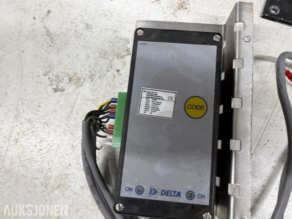 Ricon RD02700  elektrisk rullestolheis med automatisk døråpner 