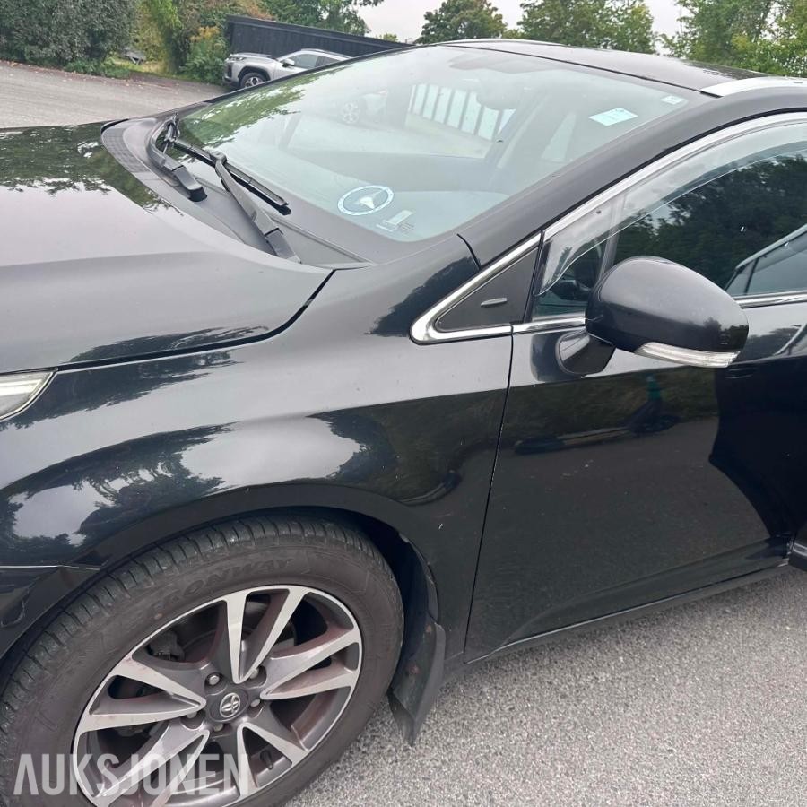 2012 Toyota Avensis 1.8 147 hk Automat Executive Ryggekamera Hengerfeste