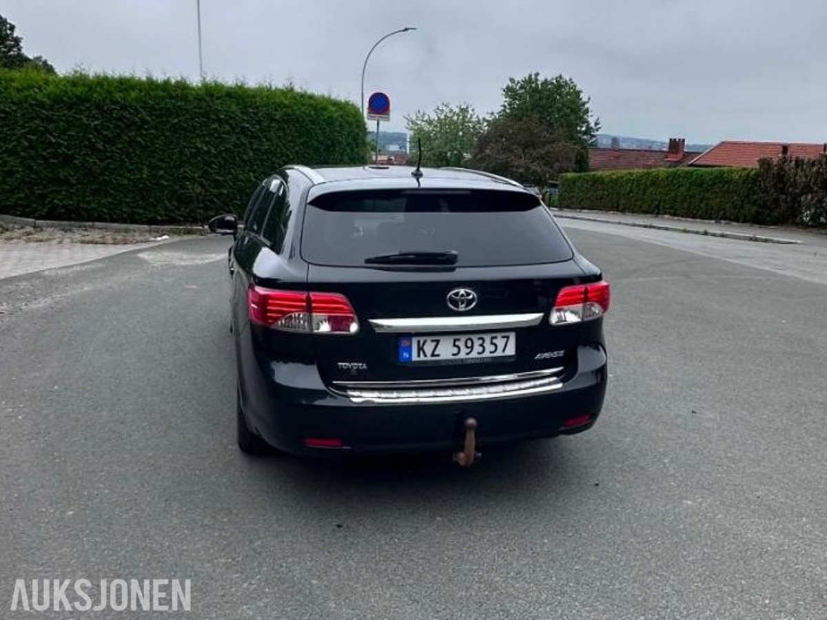 2012 Toyota Avensis 1.8 147 hk Automat Executive Ryggekamera Hengerfeste