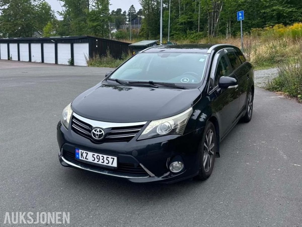 2012 Toyota Avensis 1.8 147 hk Automat Executive Ryggekamera Hengerfeste
