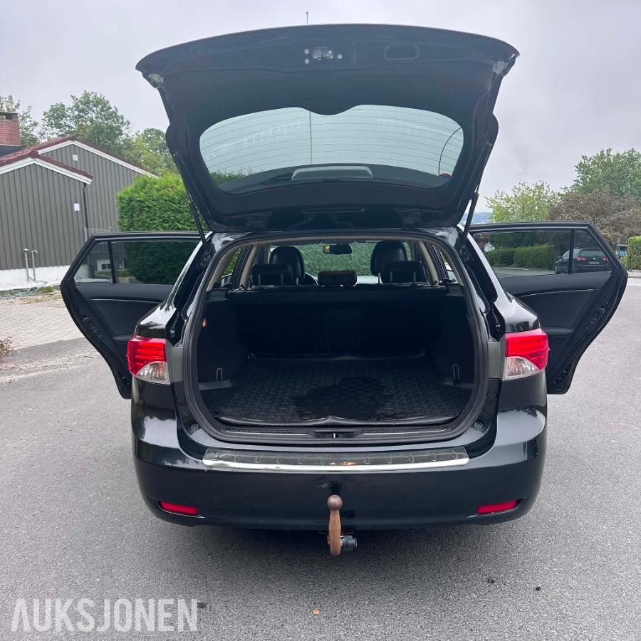 2012 Toyota Avensis 1.8 147 hk Automat Executive Ryggekamera Hengerfeste