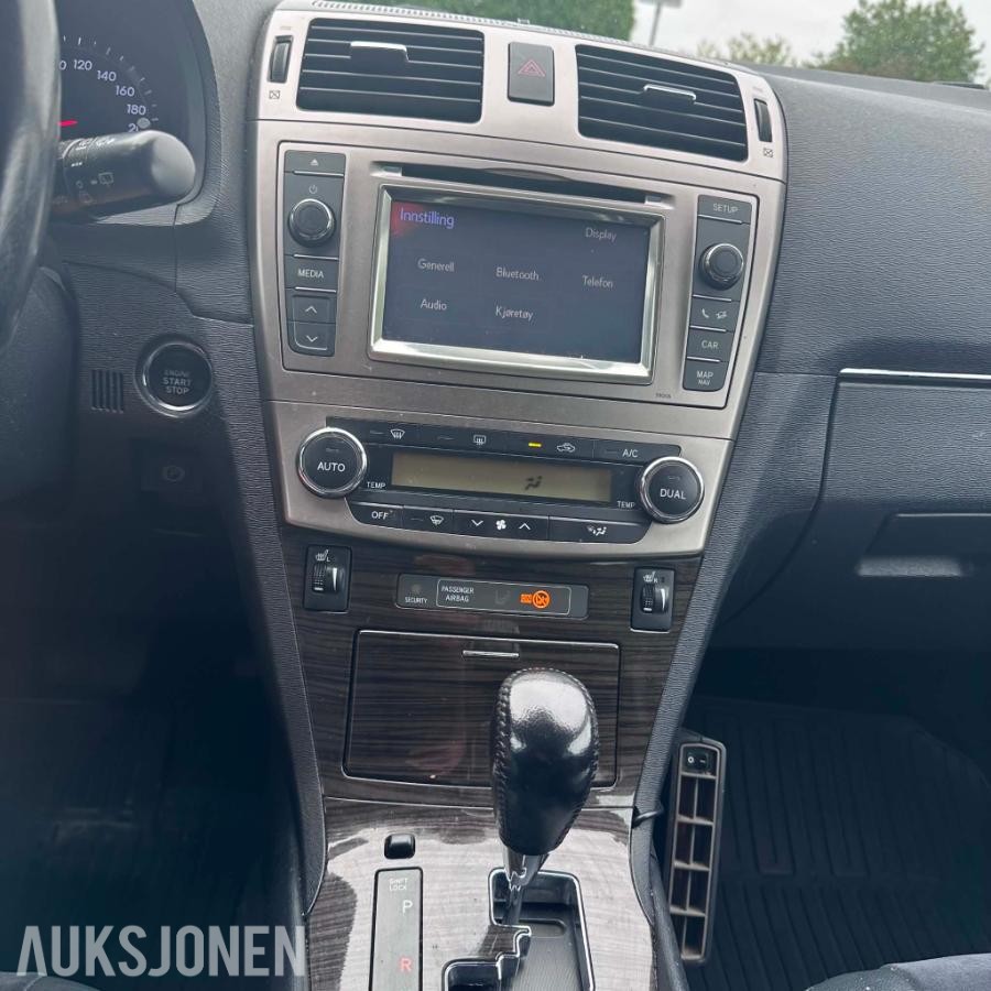 2012 Toyota Avensis 1.8 147 hk Automat Executive Ryggekamera Hengerfeste