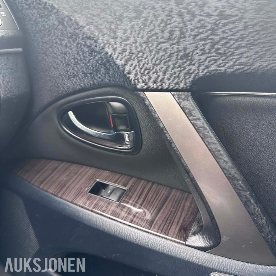 2012 Toyota Avensis 1.8 147 hk Automat Executive Ryggekamera Hengerfeste
