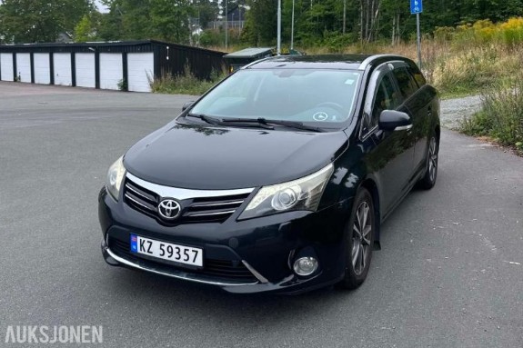 2012 Toyota Avensis 1.8 147 hk Automat Executive Ryggekamera Hengerfeste