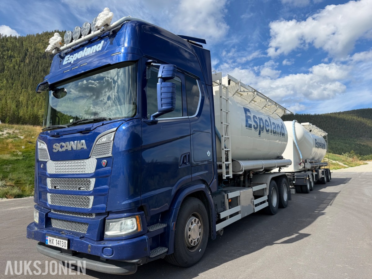 Scania S 650 6x4 bulk m/4 akslet bulkslep, Euro 6T, Helluft, 
