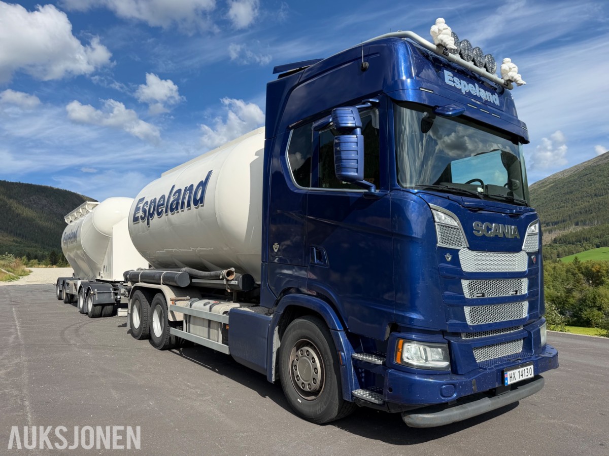 Scania S 650 6x4 bulk m/4 akslet bulkslep, Euro 6T, Helluft, 