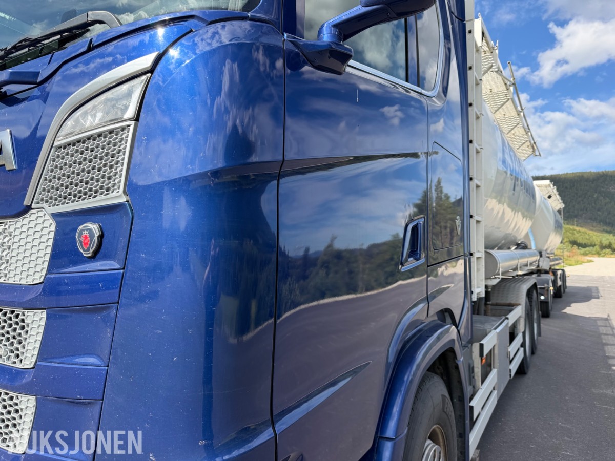 Scania S 650 6x4 bulk m/4 akslet bulkslep, Euro 6T, Helluft, 