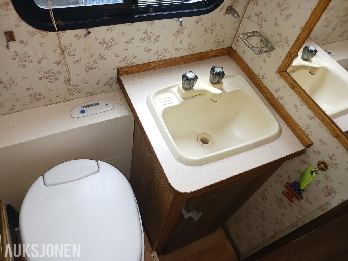 1987 Ford Real Lite Campingbil - mye påkostet 
