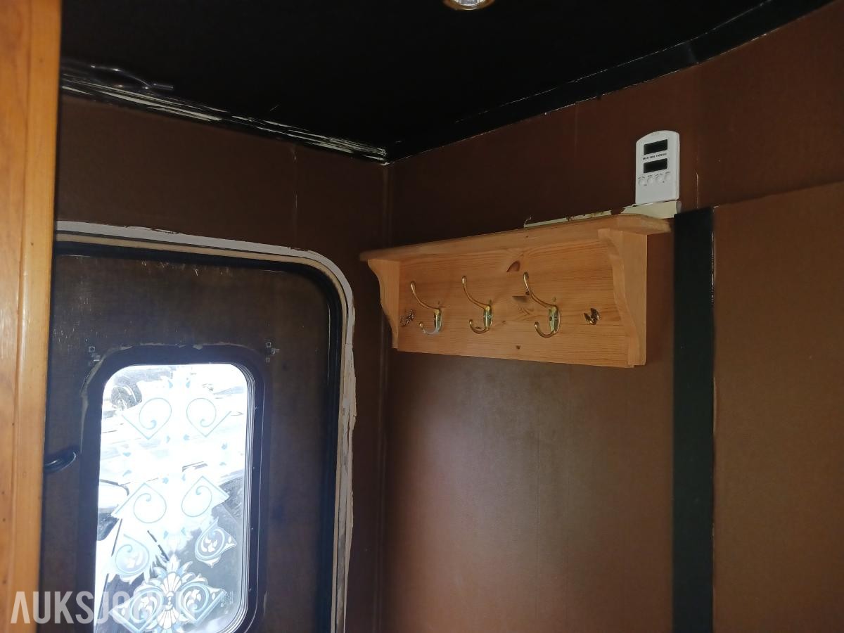 1977 Winnebago Campingbil V8