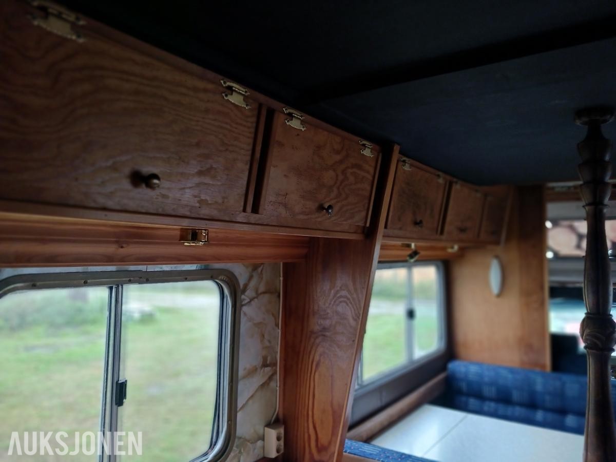 1977 Winnebago Campingbil V8