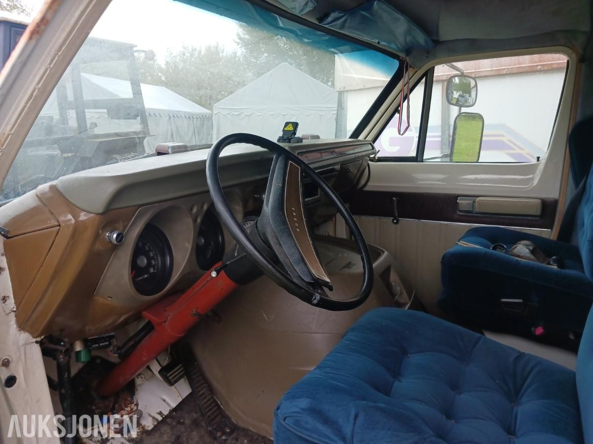1977 Winnebago Campingbil V8