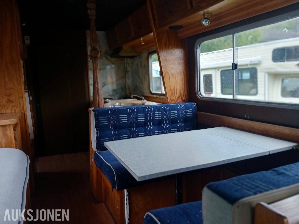 1977 Winnebago Campingbil V8