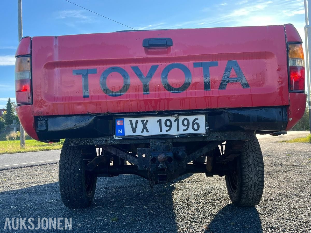 1992 Toyota HiLux 2.4 Diesel 83hk 4WD *INGEN MINSTEPRIS*