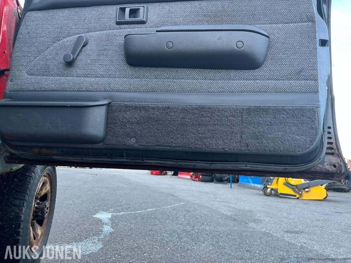 1992 Toyota HiLux 2.4 Diesel 83hk 4WD *INGEN MINSTEPRIS*