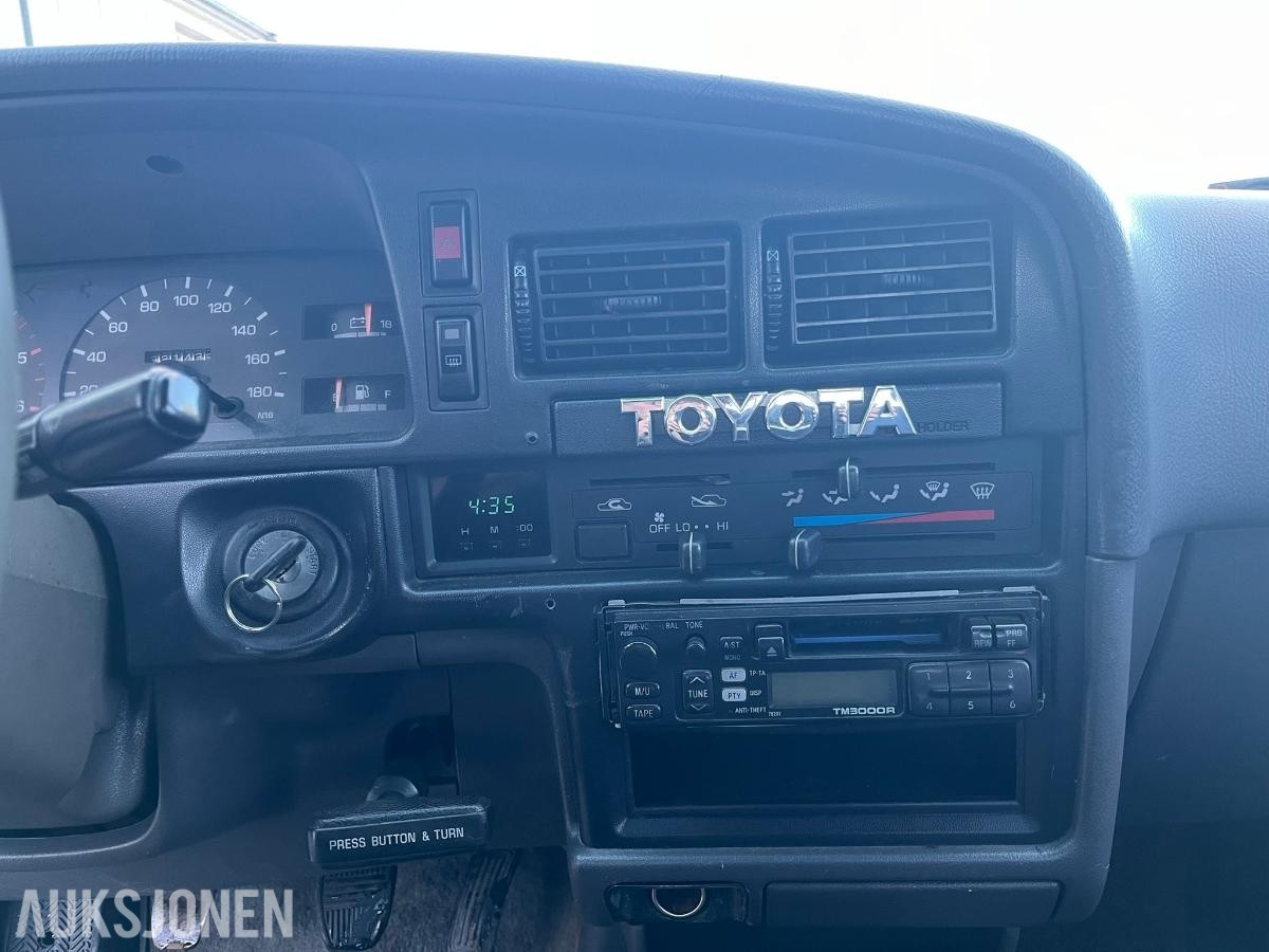 1992 Toyota HiLux 2.4 Diesel 83hk 4WD *INGEN MINSTEPRIS*