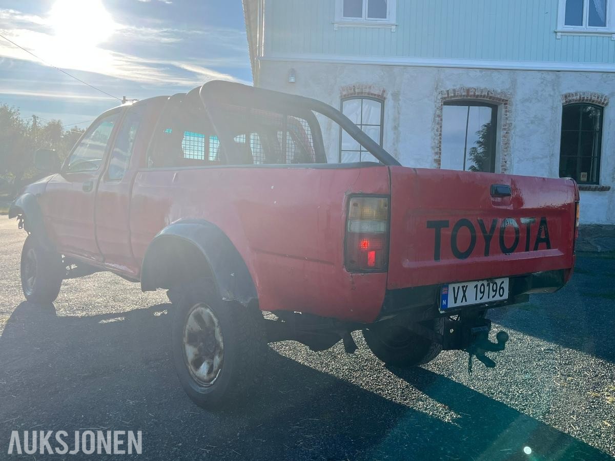 1992 Toyota HiLux 2.4 Diesel 83hk 4WD *INGEN MINSTEPRIS*