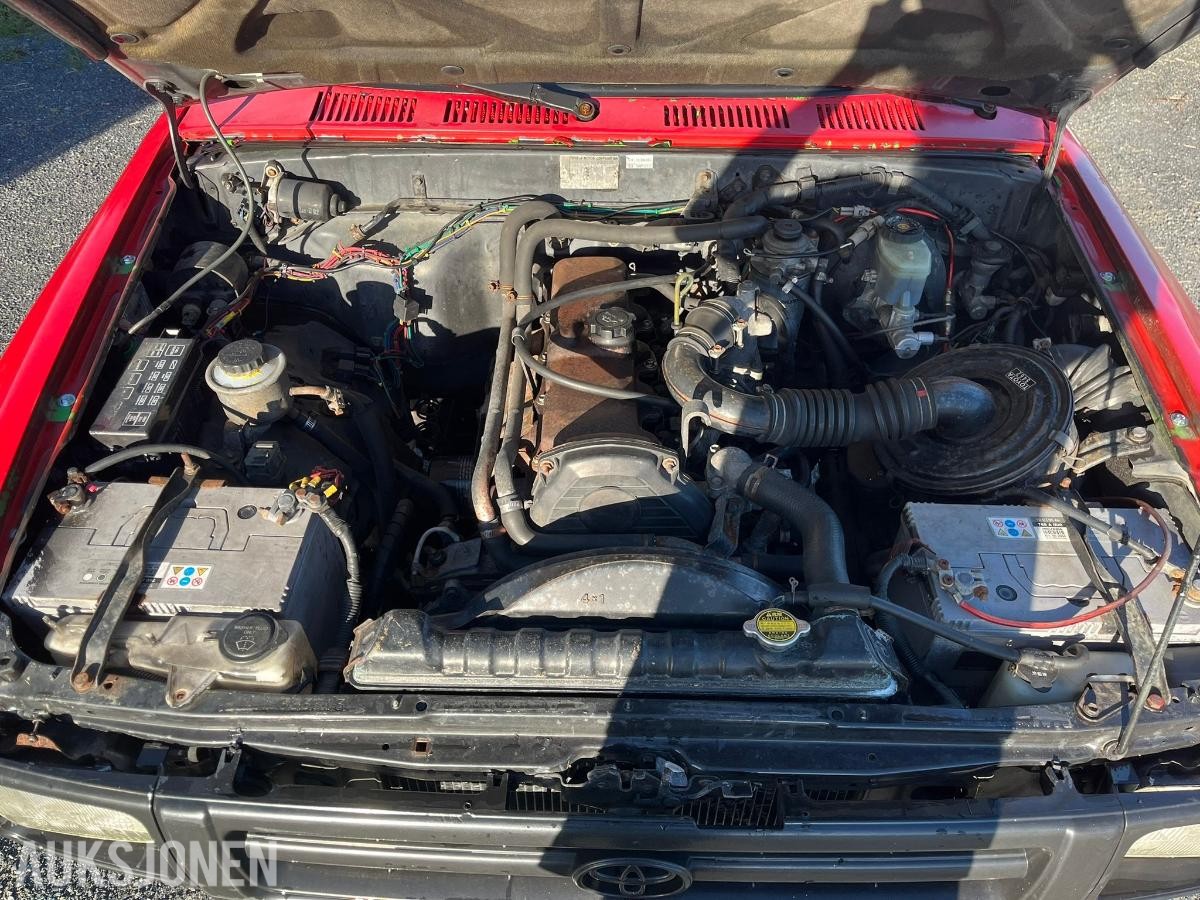 1992 Toyota HiLux 2.4 Diesel 83hk 4WD *INGEN MINSTEPRIS*
