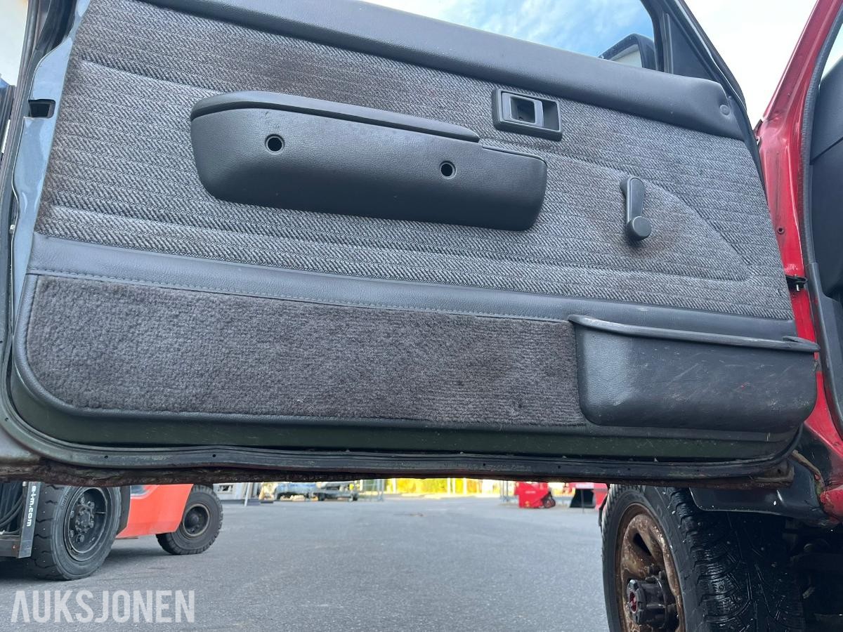 1992 Toyota HiLux 2.4 Diesel 83hk 4WD *INGEN MINSTEPRIS*