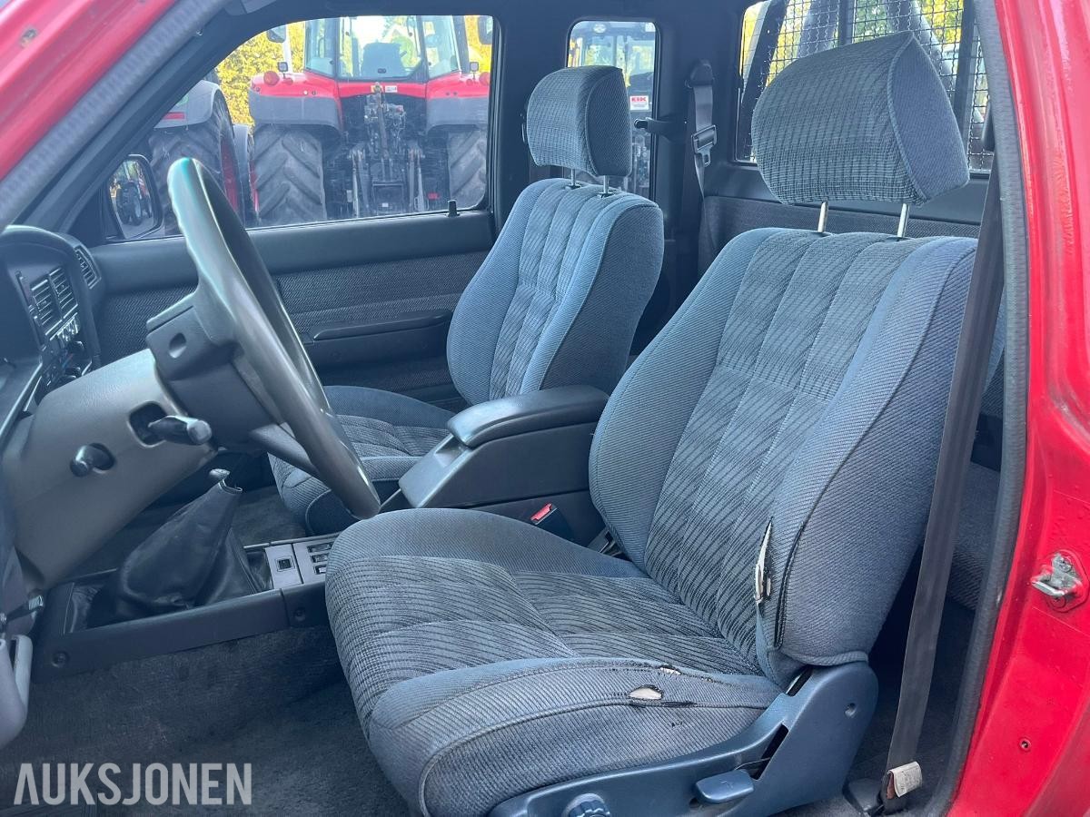 1992 Toyota HiLux 2.4 Diesel 83hk 4WD *INGEN MINSTEPRIS*