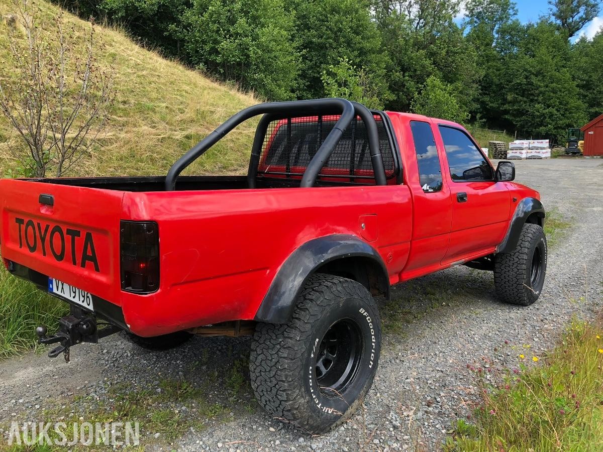 1992 Toyota HiLux 2.4 Diesel 83hk 4WD *INGEN MINSTEPRIS*