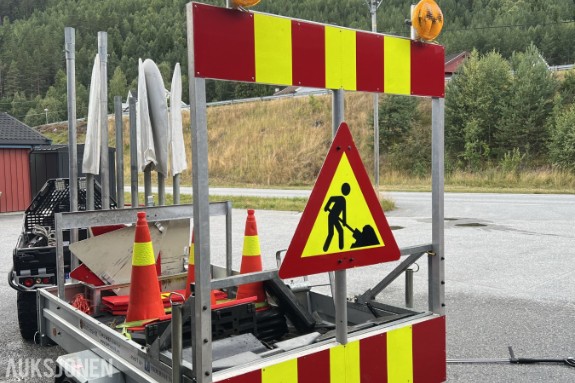 2011 Tysse skilthenger med varsellys