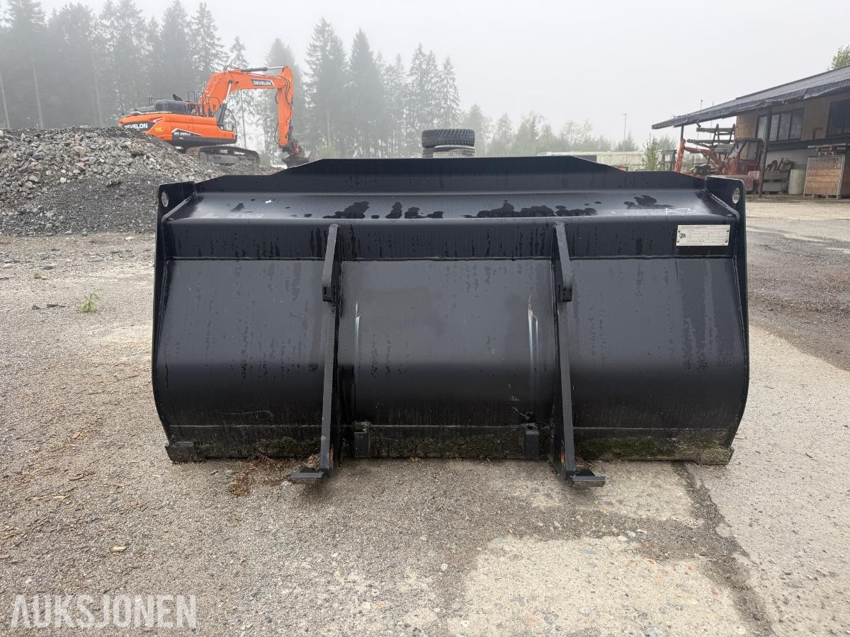 2023 JCB hjullasterskuff.