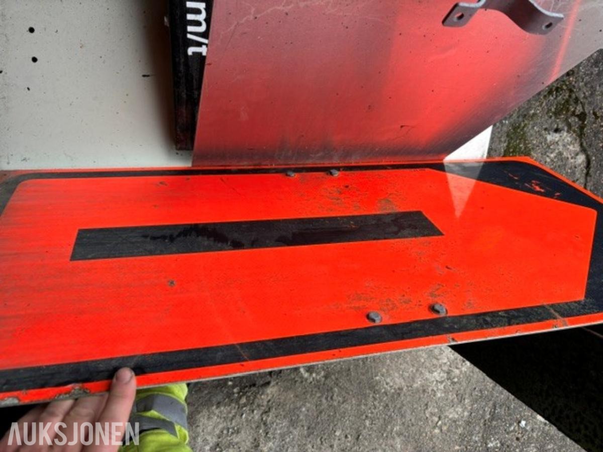 Skiltpakke med trafikk- og anleggsskilt