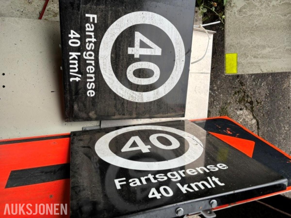 Skiltpakke med trafikk- og anleggsskilt