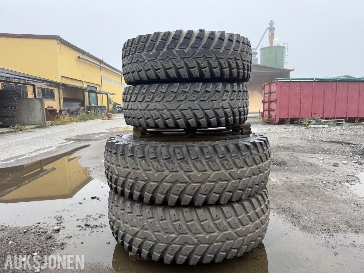 4 stk. Nokian TRI 2 dekk til John Deere 6830