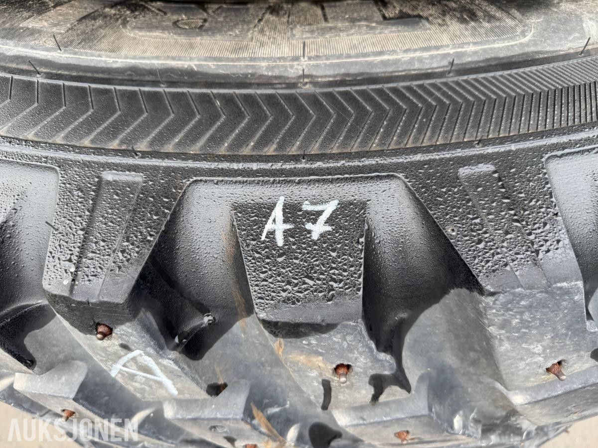 4 stk. Nokian TRI 2 dekk til John Deere 6830
