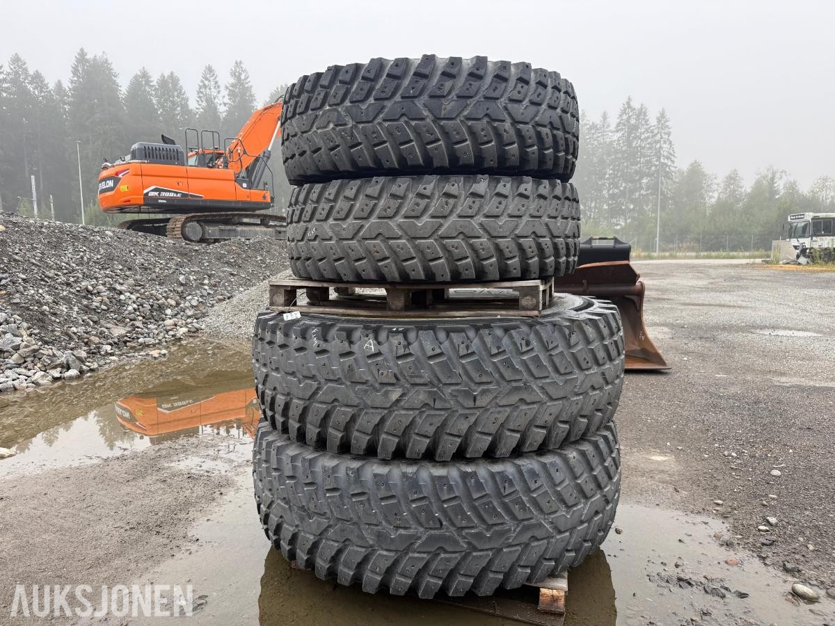 4 stk. Nokian TRI 2 dekk til John Deere 6830