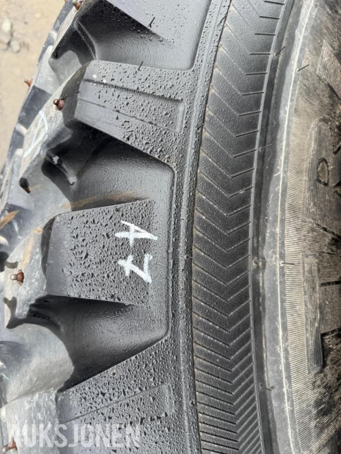 4 stk. Nokian TRI 2 dekk til John Deere 6830