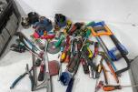 Stort parti håndverktøy, hullsager og verktøybager