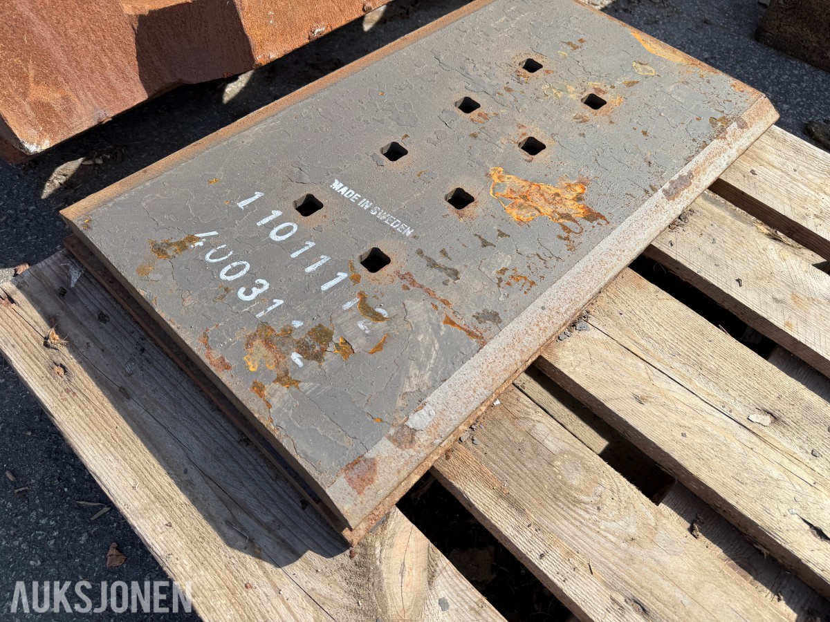SLITESTÅL / SLITEPLATER – 650 X 390 X 25 MM – UBRUKT
