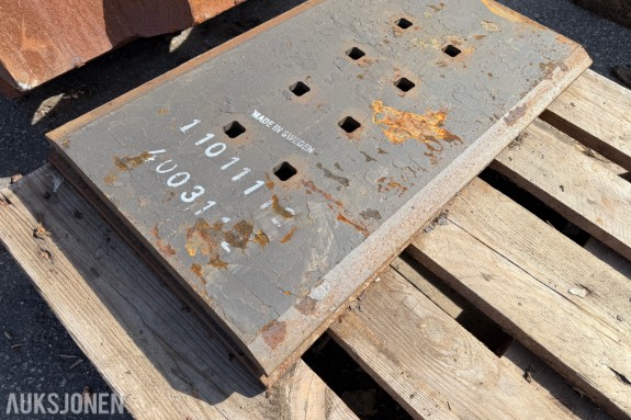 SLITESTÅL / SLITEPLATER – 650 X 390 X 25 MM – UBRUKT